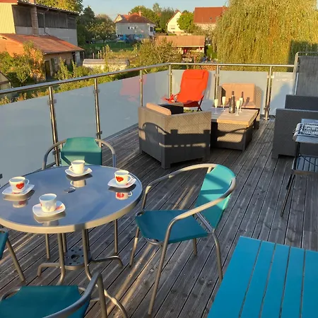 Spacieux Avec Terrasse Et Jardin A Lohr, 120 M².